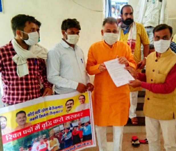 <a href="/schooledump/">School Education Department, MP</a> हिंदी प्रदेश में हिंदी भाषा का करके अपमान
शिक्षक भर्ती में देकर अंतिम स्थान...!

कुछ तो 'शर्म' करो शिक्षा विभाग,
शिक्षा मंत्री <a href="/Indersinghsjp/">इन्दरसिंह परमार</a>
एवं 
मुख्यमंत्री शिवराज सिंह चौहान 
<a href="/CMMadhyaPradesh/">Chief Minister, MP</a>

अत: विज्ञप्ति में संशोधन करो
#MPTET_2018
 उपेक्षित विषयों में पदवृद्धि करो..!🙏