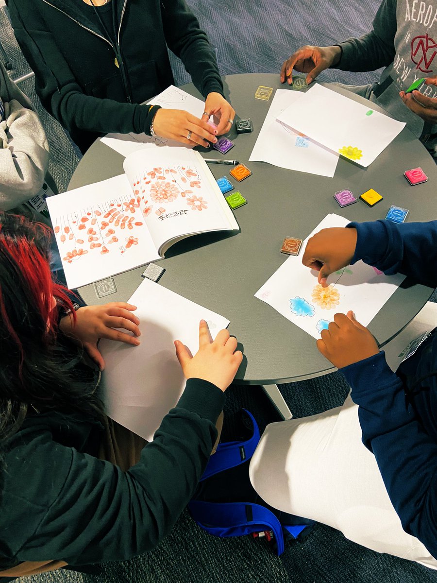 AHSeaglesLMS's tweet photo. Take a mental break and enjoy the Maker Kits in the Library. These kiddos enjoy Crocheting 🧶 and making Fingerprint Art 🖼️ @AllenHS_Eagles https://t.co/W0E3No4uHE