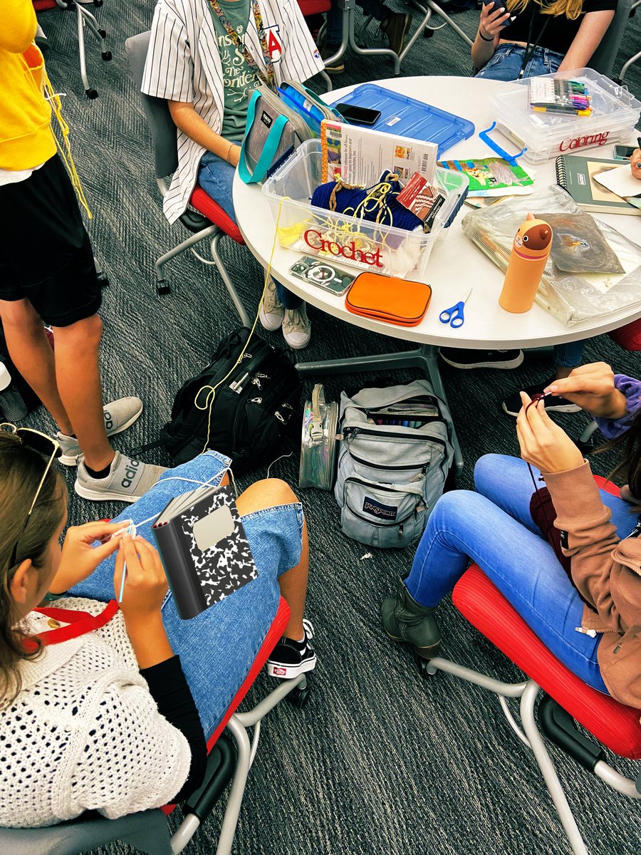 AHSeaglesLMS's tweet photo. Take a mental break and enjoy the Maker Kits in the Library. These kiddos enjoy Crocheting 🧶 and making Fingerprint Art 🖼️ @AllenHS_Eagles https://t.co/W0E3No4uHE