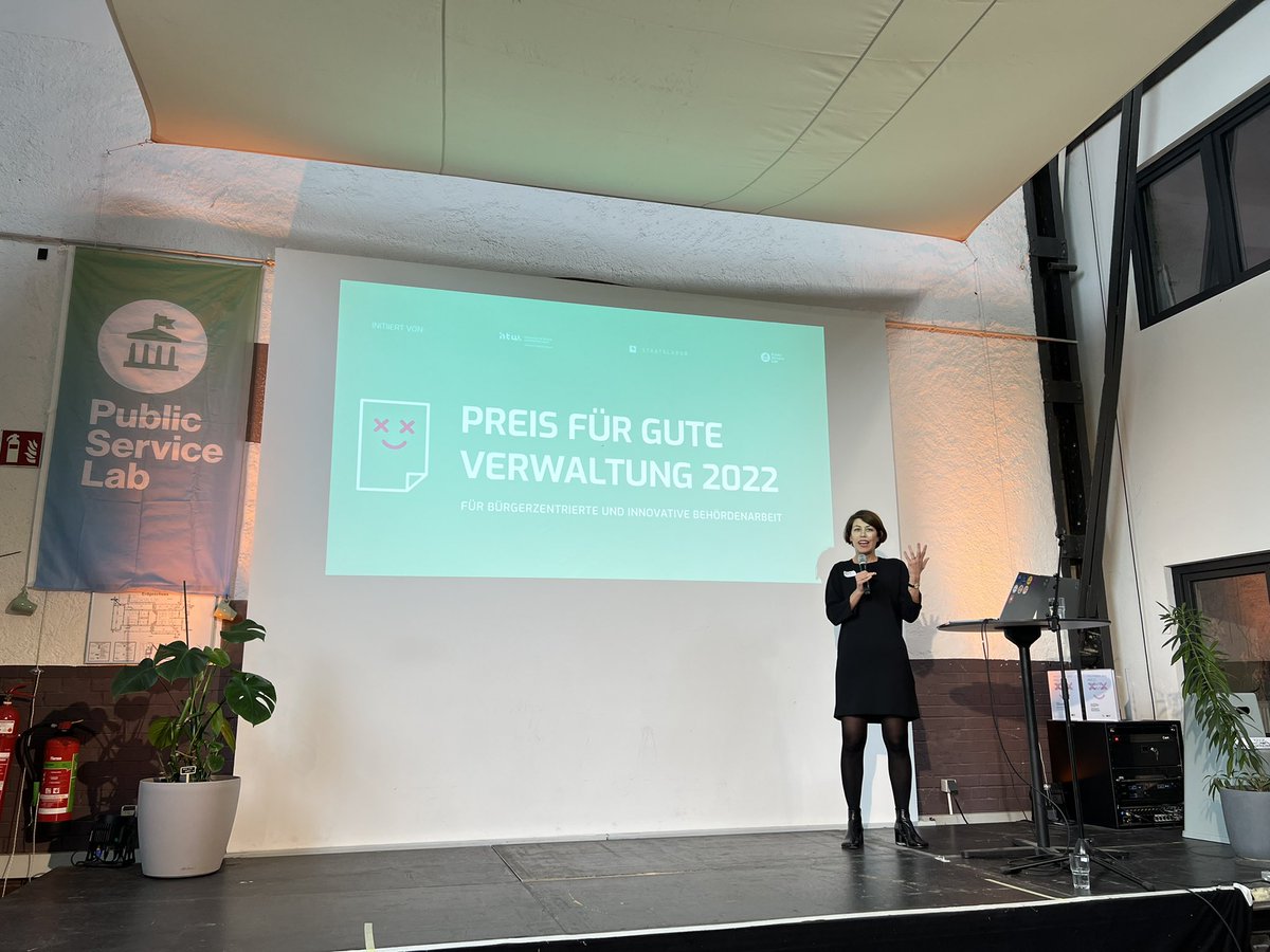 Public Service Lab (@publicservlab) on Twitter photo Weiter geht es mit der Verleihung des <a href="/PreisVerwaltung/">Preis für gute Verwaltung</a> beim #PSL22. Wir freuen uns mit den Gewinnerprojekten 🥇🤩👏 #twitterverwaltung #servicedesign #govdesign #nutzerzentriert Weiter geht es mit der Verleihung des <a href="/PreisVerwaltung/">Preis für gute Verwaltung</a> beim #PSL22. Wir freuen uns mit den Gewinnerprojekten 🥇🤩👏 #twitterverwaltung #servicedesign #govdesign #nutzerzentriert