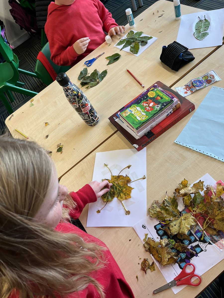SchoolHillside1's tweet photo. #P5E autumn leaf art π https://t.co/sUazvDwzzN