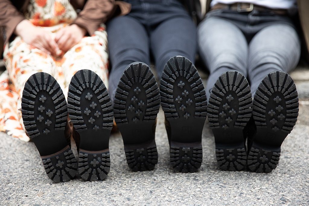 JunoJonesShoes's tweet photo. There are two things you can never have too many of, good friends and great boots 🥾🖤
#junojones #junojonesshoes #steeltoe #steeltoeboots #steeltoes #leatherfashion #leatherboots #leathercrafts #bootsforwomen #boots #bootseason #bootslover #crushing… https://t.co/4DBFQQ2hGf https://t.co/F2kFeYf9Np
