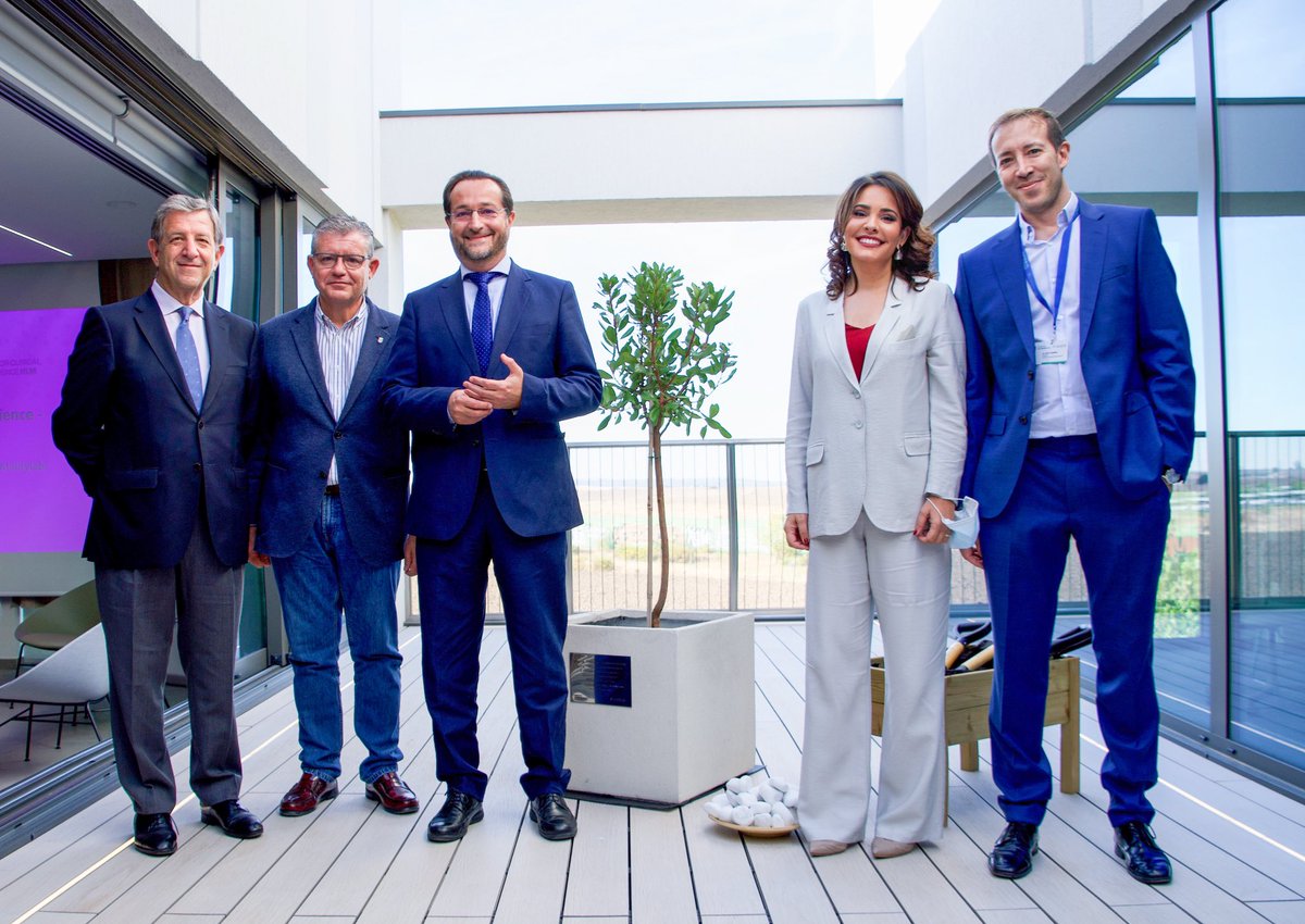 HMadronos's tweet photo. 🎉Inauguramos el Center for Clinical Neuroscience del @HMadronos 
El acto ha estado presidido por el Viceconsejero de Asistencia Sanitaria y Salud Pública de la @ComunidadMadrid D. Fernando Prados Roa @fpradosroa 
▶️ https://t.co/4yZ7oqUSMv… https://t.co/Xbyf0uFNx9