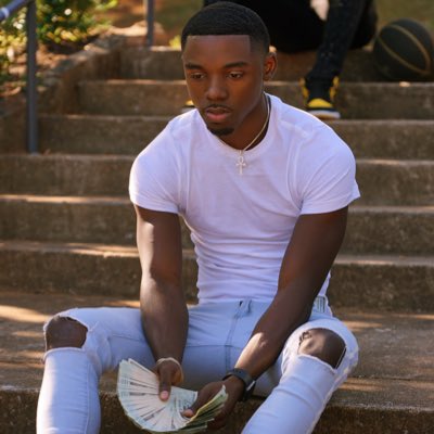 1100Loose's tweet photo. #NewProfilePic https://t.co/fZShCam8Ij