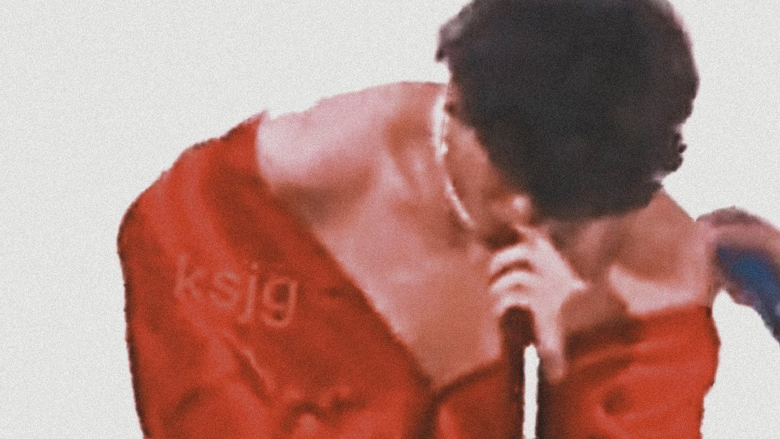 healwithtae's tweet image. look at kim taehyung, i can't breathe