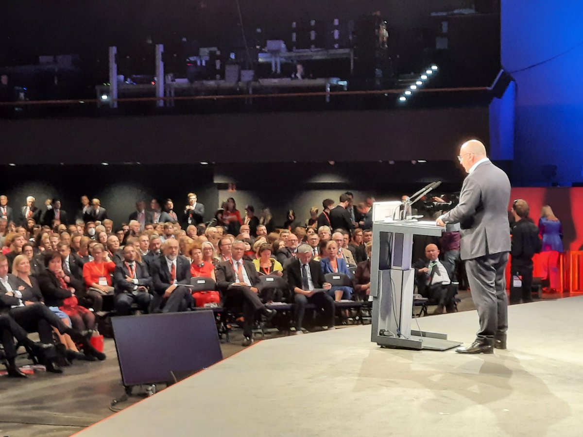 We are now live from #Berlin!
Follow the #PESCongress live:
✅ in English  youtu.be/CHoHenqEYn4
✅ in German youtu.be/4Uyh2DtImfA
✅ in French youtu.be/DCK3BWG8zvI
✅ in Spanish youtu.be/StFSo11hpow
#Progressives4Europe