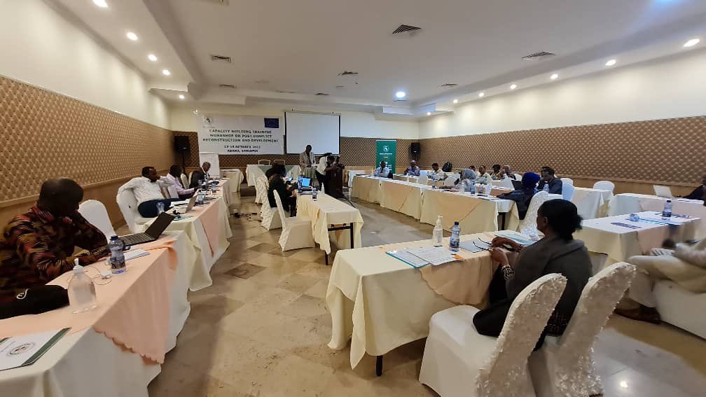 SONSA_NSA's tweet photo. Members from SONSA attended Capacity Building Workshop on Post Conflict Reconstruction and Development (PCRD) in Adama, #Eithopia. The Workshop organised by #IGAD, the main objective of the workhop is to enhance the knowledge and skills participants from different fields. https://t.co/7UOAae9lKe