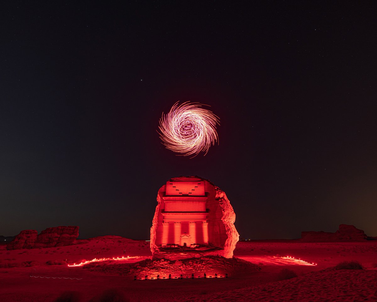 Skymagicdrones's tweet photo. The Silence of Light: an artwork by SKY MAGIC, produced by @BalichWS…

It was an honour to have the opportunity to design a performance that responds to the powerful, historical setting that is Hegra. 

#AlUlaMoments @AlUlaMoments #Hegra https://t.co/rxlg5JaEz5