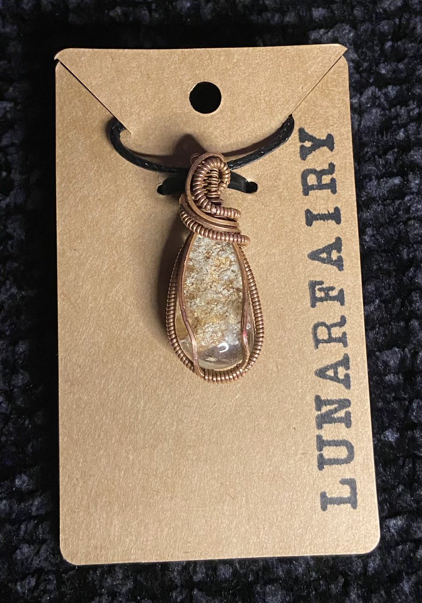 lunarfairywraps's tweet photo. falling in love with doing mini pendants🫶🏻 https://t.co/nd1YB5HNeR