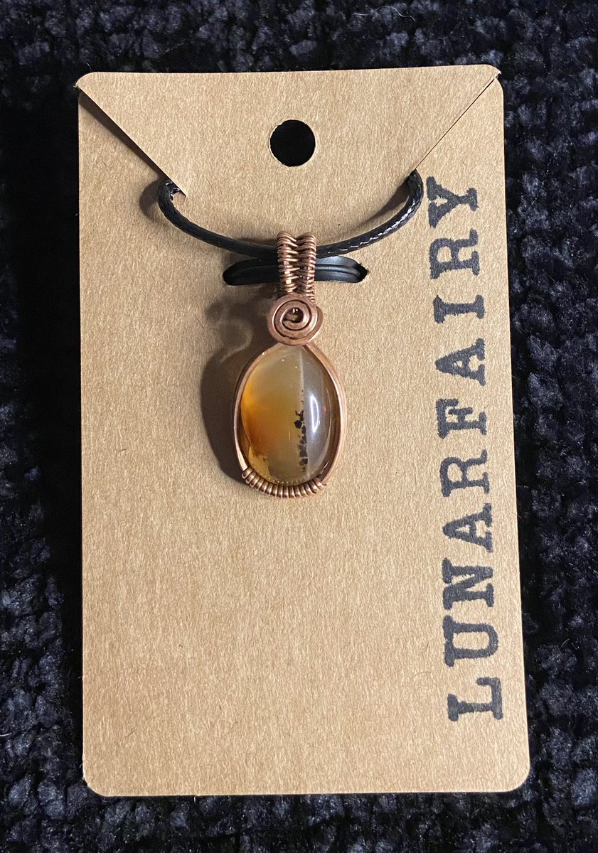 lunarfairywraps's tweet photo. falling in love with doing mini pendants🫶🏻 https://t.co/nd1YB5HNeR
