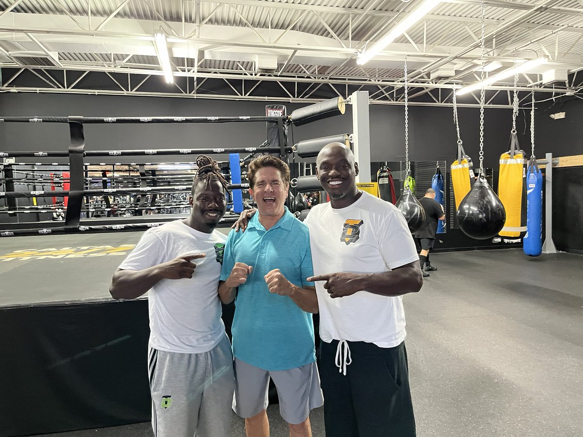 realrockriley's tweet photo. What’s it like to be the son of 🥊 World Champ? Antonio Tarver Jr is my guest on The Rock Stops Here #podcast
Jr. is 9-0 fights Oct 22 in Plant City
Tarver https://t.co/geAeKv8hxd
Listen here ⬇️⬇️ #goodyoungman 

https://t.co/qEesGPQDbO https://t.co/l4LRM40II1