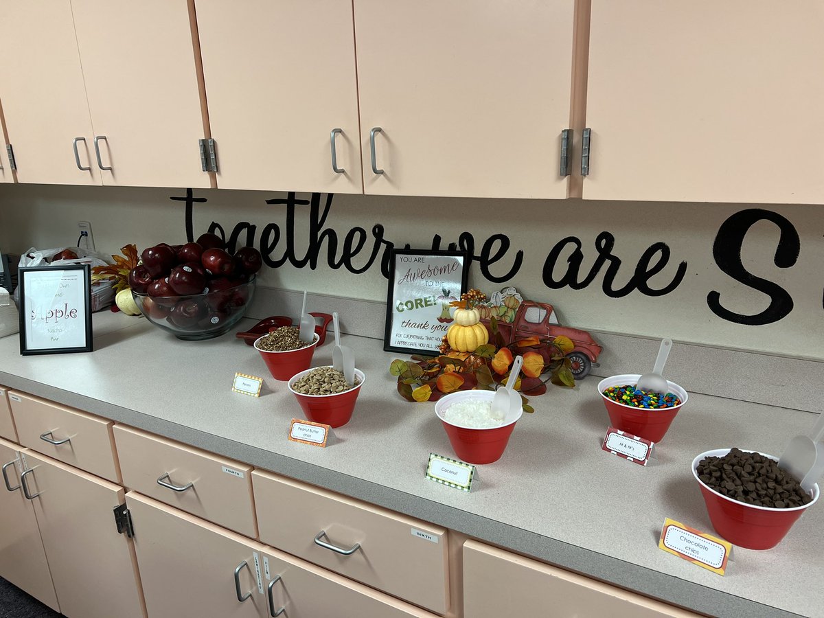 JennieChavez15's tweet photo. A sweet Fall treat for our hard working teachers! They love the Apple Bar @EctorCountyISD @NoelLonghorns @marcelamacias20 https://t.co/XeZCqdPFFP