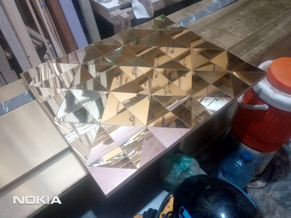 Muhmmadmateen30's tweet photo. #SIBUDESIGN 
1st photo Austrian Machine Design 2nd photo My Handwork Muhammad mateen #Carpenter Karachi
#acrylic Woodworking Complete Works https://t.co/Mbl0EkV7Kj