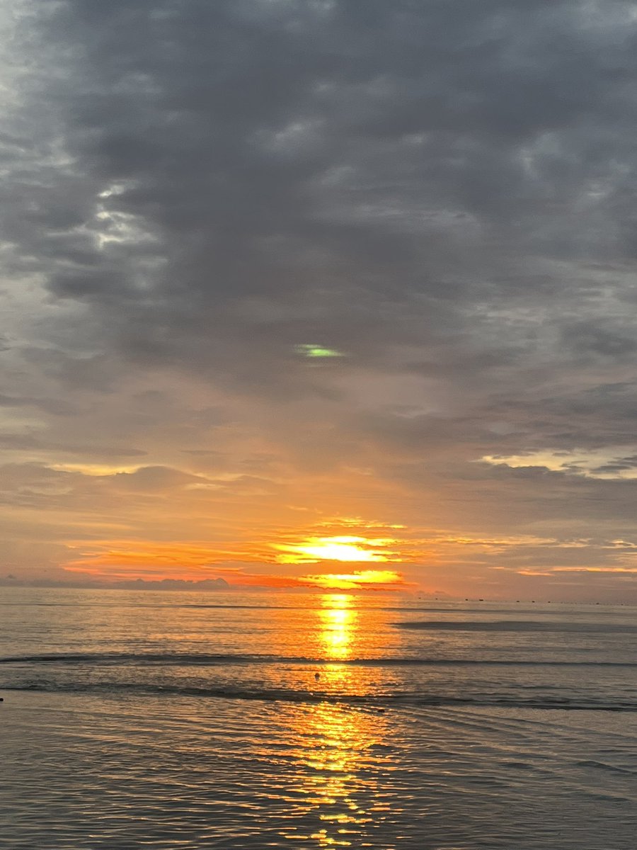 swacinta's tweet photo. Drop your sunset pictures 🧡 https://t.co/FVaxq3APNI