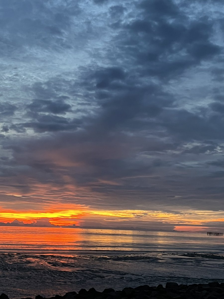 swacinta's tweet photo. Drop your sunset pictures 🧡 https://t.co/FVaxq3APNI