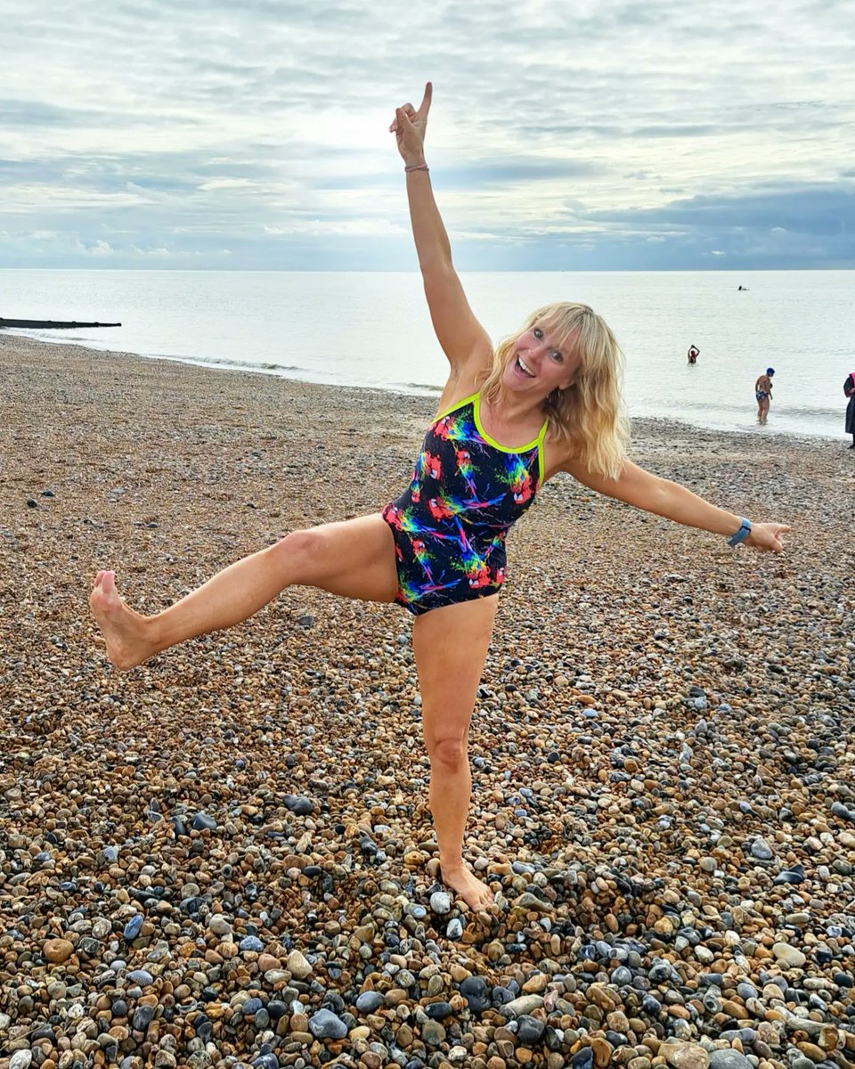 bn1mum's tweet photo. Loving my new @zoggsuk cossie 🦜 &amp; with this new crazy witchcraft thermal lining, it's proper toasty round the tummy 🥰 I can definitely feel the difference so can't wait for the temp to start dropping to really put it to the test. Bring it on 😎💙💪
#zoggsuk #sustainableswimwear https://t.co/5vsRlqS1ME