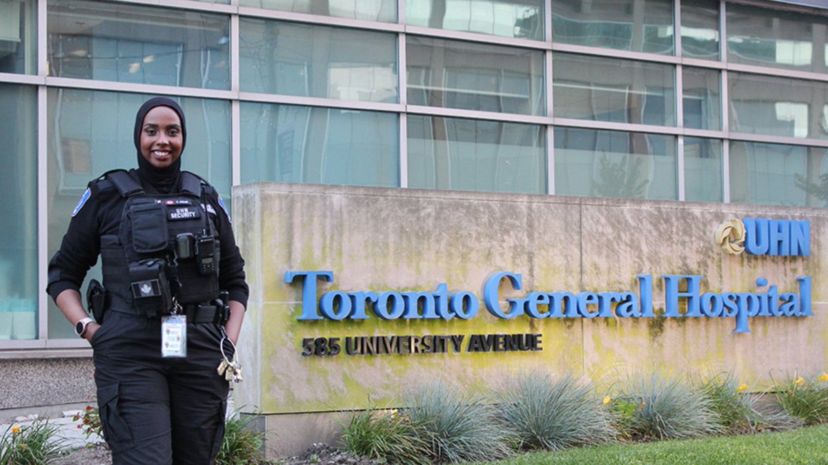 uhnfoundation's tweet photo. “Whatever is going on in the hospital, we are always there,”
For #HealthcareSecurityandSafetyWeek, get to know @UHN security guard Ismahan Abdi and how security guards take a patient-focused approach instead of enforcement.
Meet Ismahan ➜ https://t.co/PQlvjpuoEX https://t.co/2ZMnT0RPE8