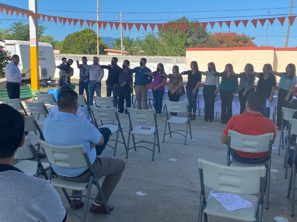 SNTE21's tweet photo. #UnoSomosTodos🙋♀️
#TodosSomosUno🙋♂️
A través de ejercicios democráticos en la #Sección21🟠 del #SNTE📚, las Delegaciones #DI177 de Preescolar; #DI182, #DI12 de Primarias; #DI277 de Niveles Especiales y el Centro de Trabajo #CT57 de Secundarias Técnicas, https://t.co/ivgtl0oP7c