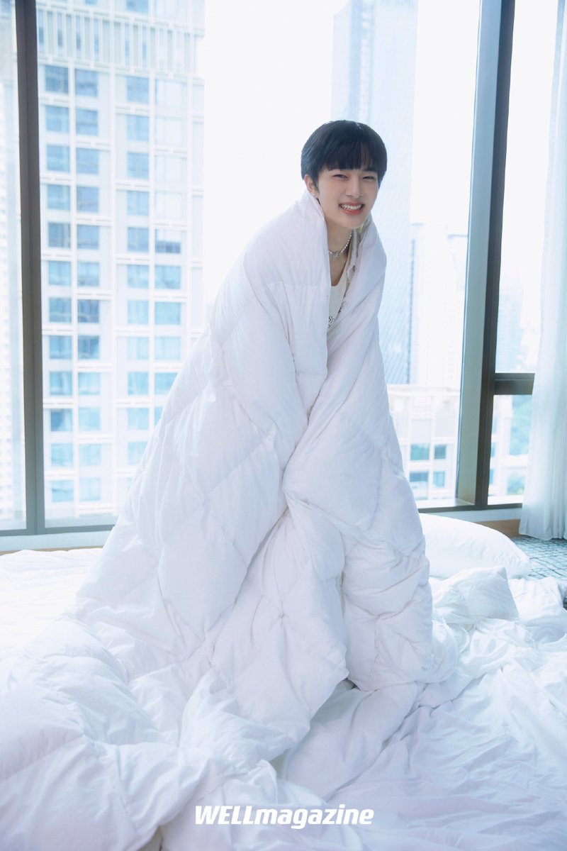 LoisLane777777's tweet photo. 花儿希望雨露，鸟儿希望蓝天，我们希望周末！闭上眼睛，默默的许下心愿，好梦快快实现，祝周末愉快，林林晚安！😘🧡
开心😁明天下午可以看到林林表演了！！！
@CwrNew 
#NuNew 
#มาส่งนุนิวเข้านอน https://t.co/D6op5xTLm7