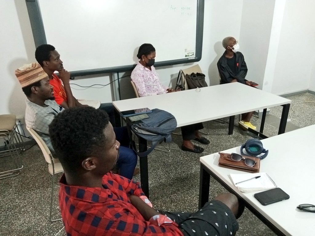 GhPoetryFest's tweet photo. Writing in Ghanaian Pidgin workshop facilitated by Fui Can-Tamakloe @FCTamakloe 
#PaGya2022 #GhPoetryFest @writersPG https://t.co/OM6Xf8MN0L