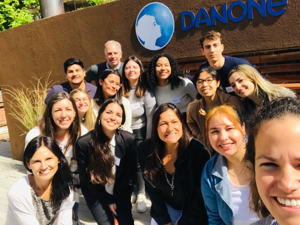 ¡Bienvenidos DANONERS!

6 estudiantes que aspiran a convertirse en los primeros profesionales de sus familias se incorporan al Programa de Pasantías de <a href="/Danone/">Danone</a>. Contarán con acompañamiento de mentores de la compañía y de BisBlick para conciliar estudio y trabajo. ¡Felicitaciones!