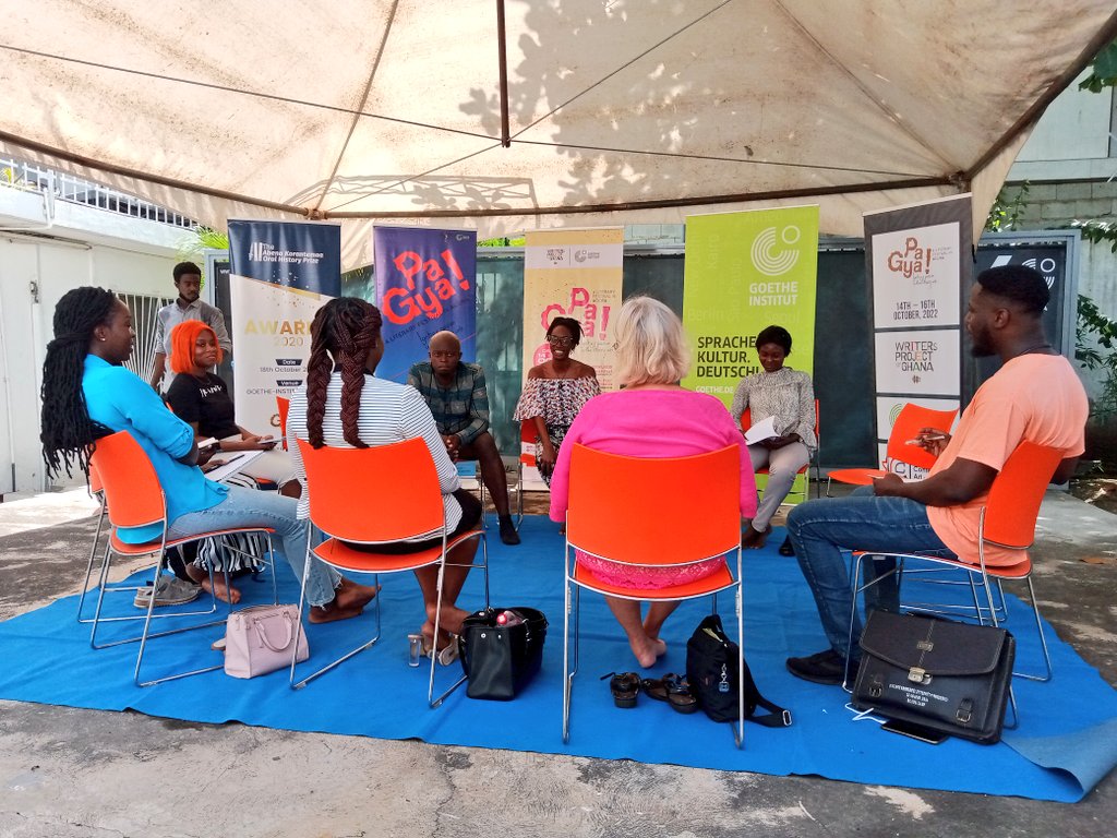 GhPoetryFest's tweet photo. The Writing for Healing workshop facilitated by Araba Ofori-Acquah @araba_oa #PaGya2022 #GhPoetryFest @writersPG https://t.co/iXVm5RkILK