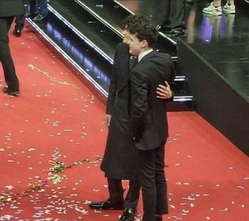 LockeUpdates's tweet image. Nuevas fotos de Joe ayer en los NTAs