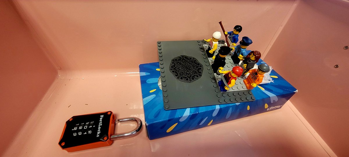 DBPrendergast's tweet photo. Am dydd anhygoel yn @APLPteach heddiw! What an incredible day at #APLPteach today! #CREATiveday So many creative ideas to share in the classroom, nurturing resilience &amp; perseverance (&amp; that was just the teachers!)💙 https://t.co/Am1jWE7IaT