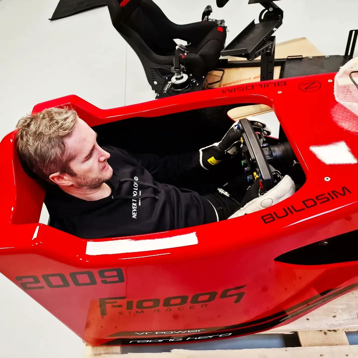 Buildsim's tweet image. Week ago. Our Simulator just arrived from Italy at @ProSimu Training Center in Le Mans. Internal component installations begin.
Settimana scorsa. Arrivato il simulatore BuildSim. F-1000S dall&apos;Italia. Iniziano le installazioni delle componenti interne.