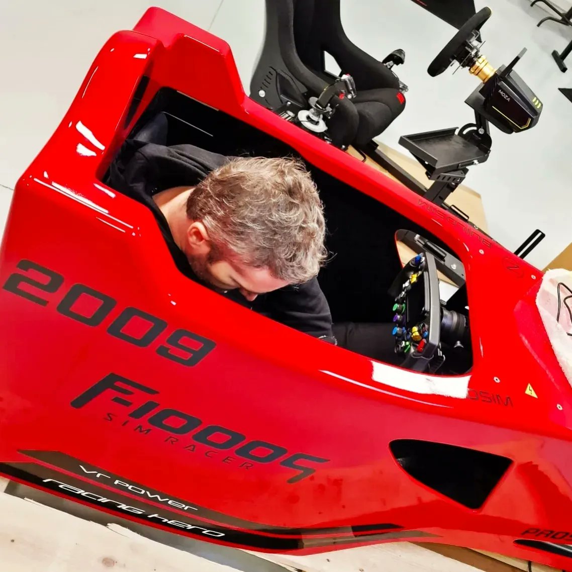 Buildsim's tweet image. Week ago. Our Simulator just arrived from Italy at @ProSimu Training Center in Le Mans. Internal component installations begin.
Settimana scorsa. Arrivato il simulatore BuildSim. F-1000S dall&apos;Italia. Iniziano le installazioni delle componenti interne.