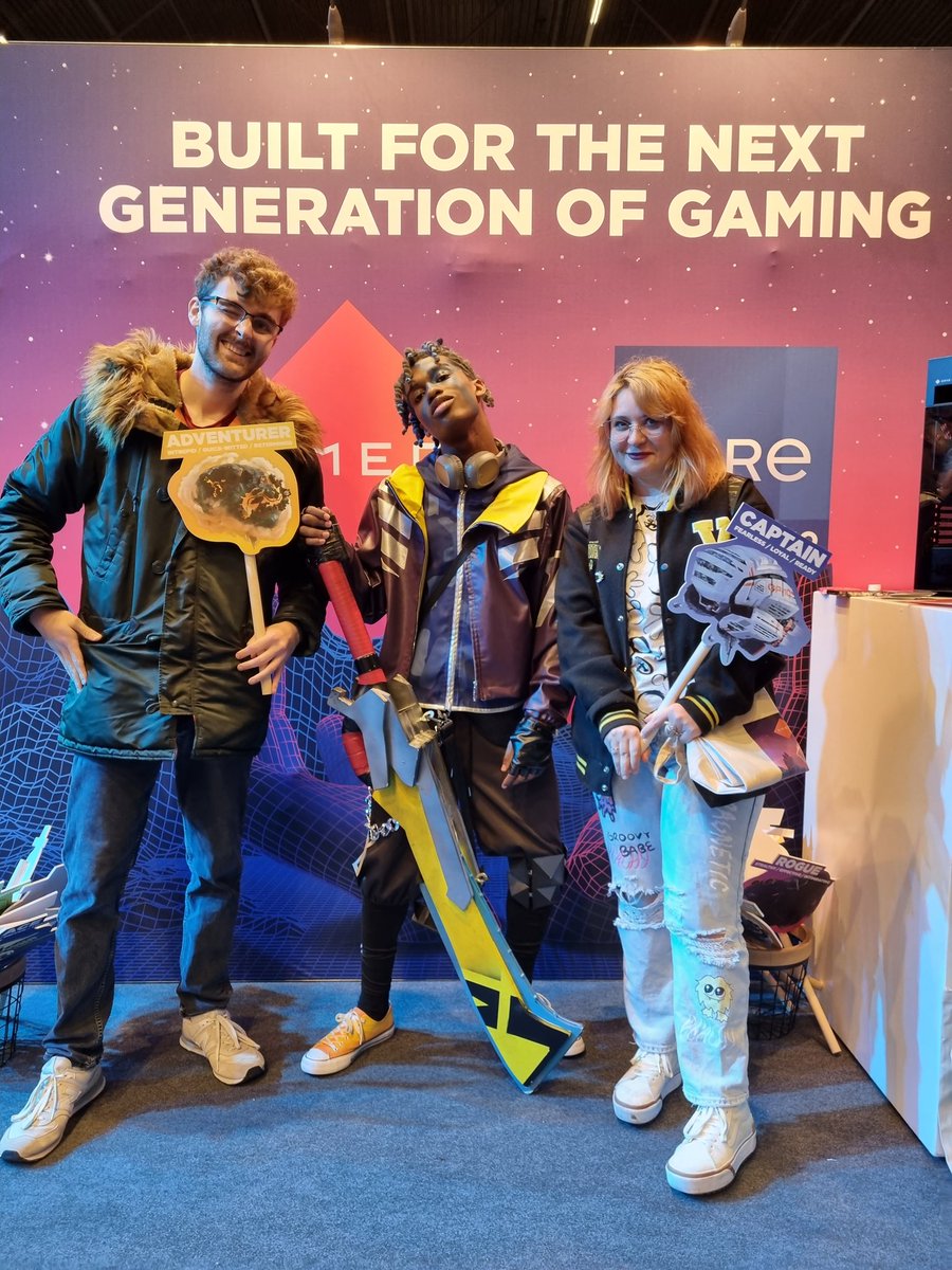 AnyaaaXD's tweet photo. Got a pic with Mr Ekko 😳
#OMENdreakhack22 #dreamhack22 https://t.co/w7dh1JACBG