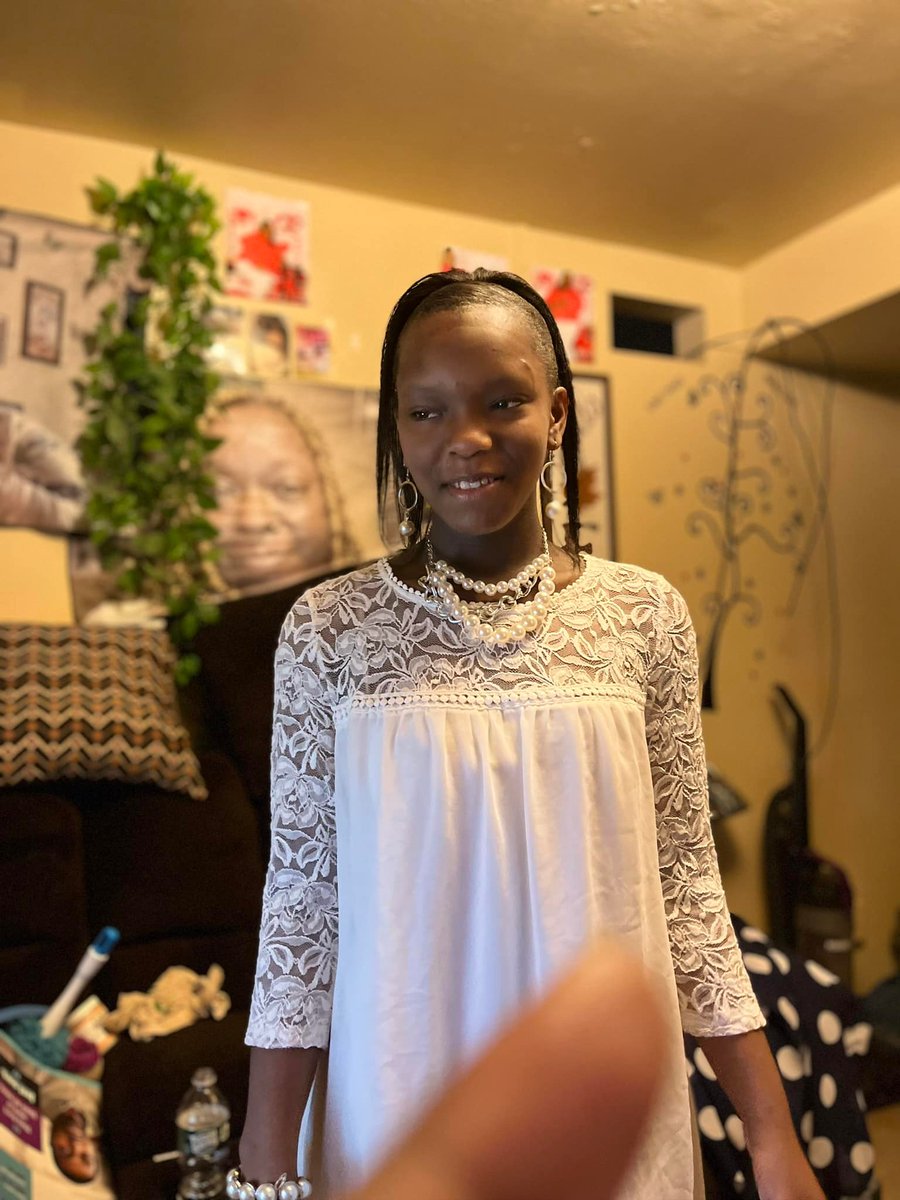 SavPolice's tweet photo. #SPDMissing Marlesia Williams, 14, was last seen at 5 p.m. Oct. 13 in Yamacraw Village. She was wearing red and black Nike shorts and a matching shirt and had her hair in long red and brown braids. She is 5'2" and 130 lbs. If seen, call 911. https://t.co/Z62QCeabfN