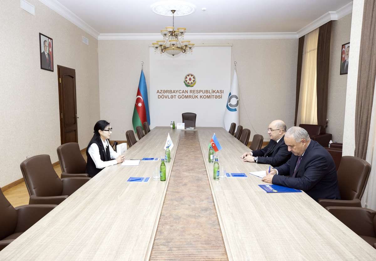 AzGomruk's tweet photo. DGK sədrinin vəzifəsini müvəqqəti icra edən Şahin Bağırov ÜGT-nin regional ofisinin yeni rəhbəri ilə görüşüb.

Ətraflı: https://t.co/qnZ4KXtyAQ https://t.co/5lYmtfHfh8