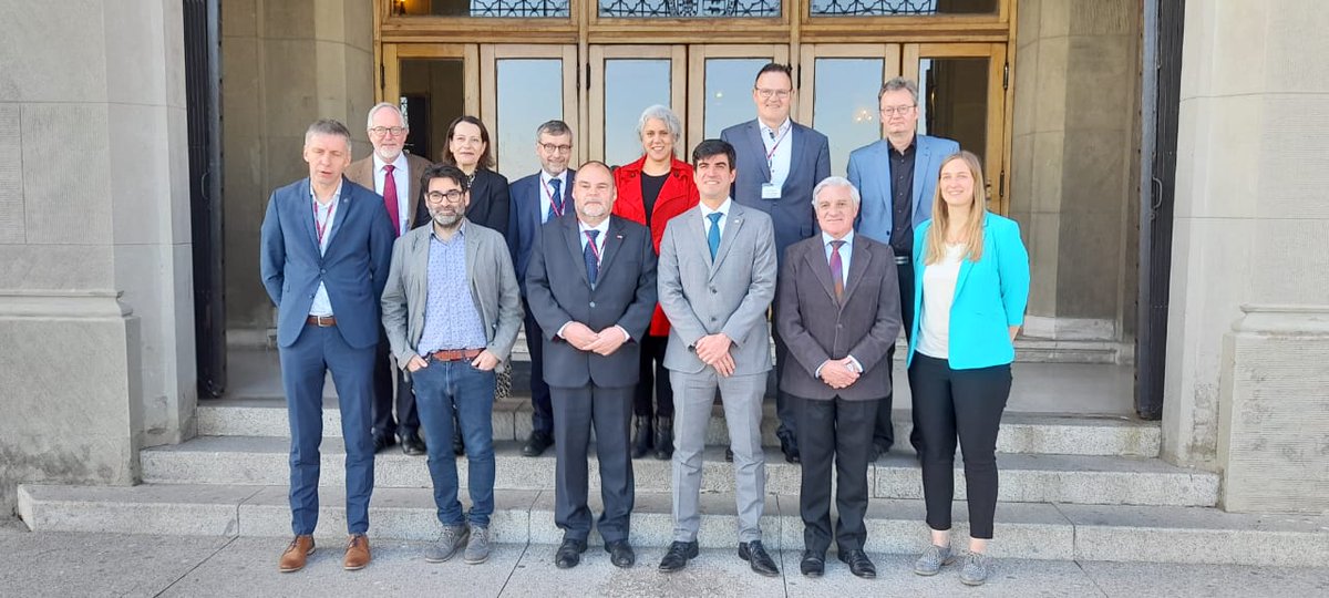 tmwllr_th's tweet photo. Zusammenarbeit mit chilenischer Universität 🇨🇱: Im Rahmen der #Chilereise des Bundesratspräsidenten hat die @EAHJena eine Kooperationsvereinbarung für den Studierendenaustausch mit der @usantamaria in #Valpariso unterzeichnet. #Thuerchile2022 https://t.co/QfpxSEJdP2