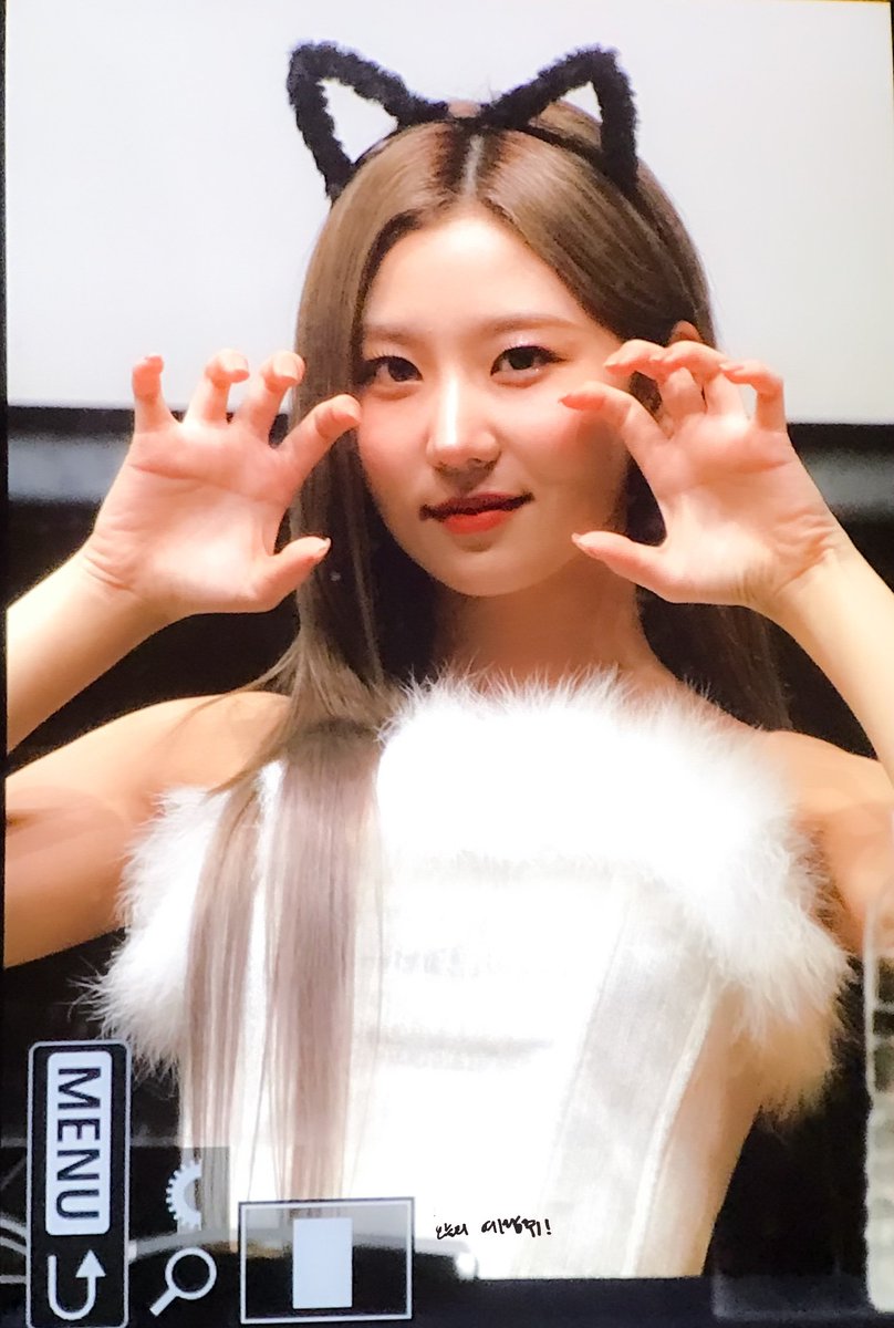 221014 냥 🐱
#미미로즈 #mimiirose #한예원 #예원이_짱 #오늘의_예람쥐