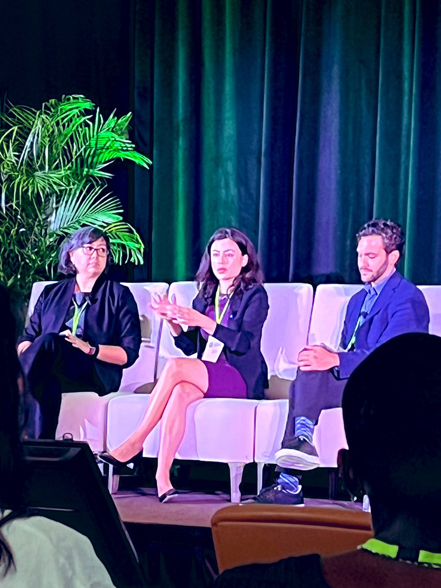 tommilaitio's tweet photo. @tarapham makes a key point about #tech vendor selection: how much are your vendors willing to share with you on how their tools work? /What I hear from researchers is that a lot of tech is challenging for #research as you are not allowed to look under the hood. #forwardspaces https://t.co/gMQ02cTvkL