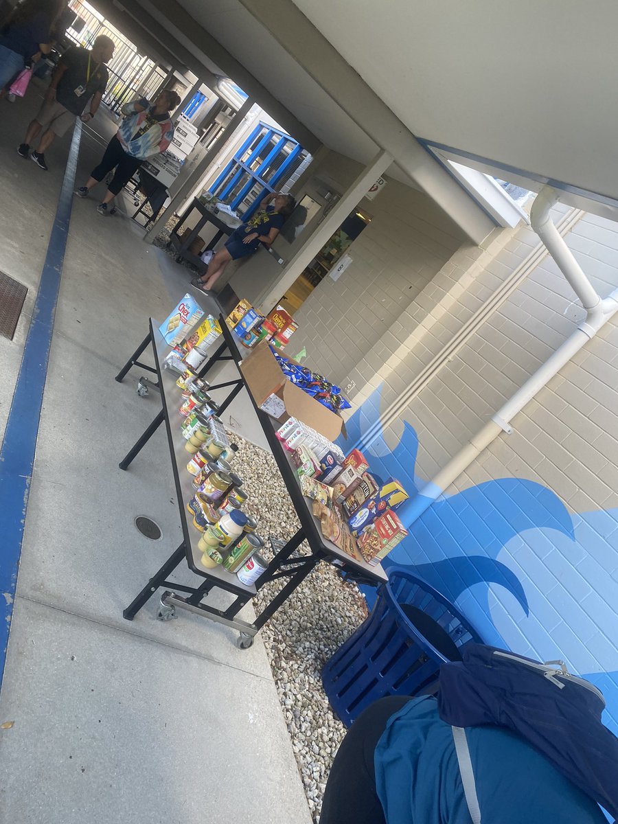 MrsAllenTeacher's tweet photo. Community Outreach! Come see us @TropicIslesElem ! We have food, clothing, and supplies!!!! https://t.co/zyGqpxlOo9
