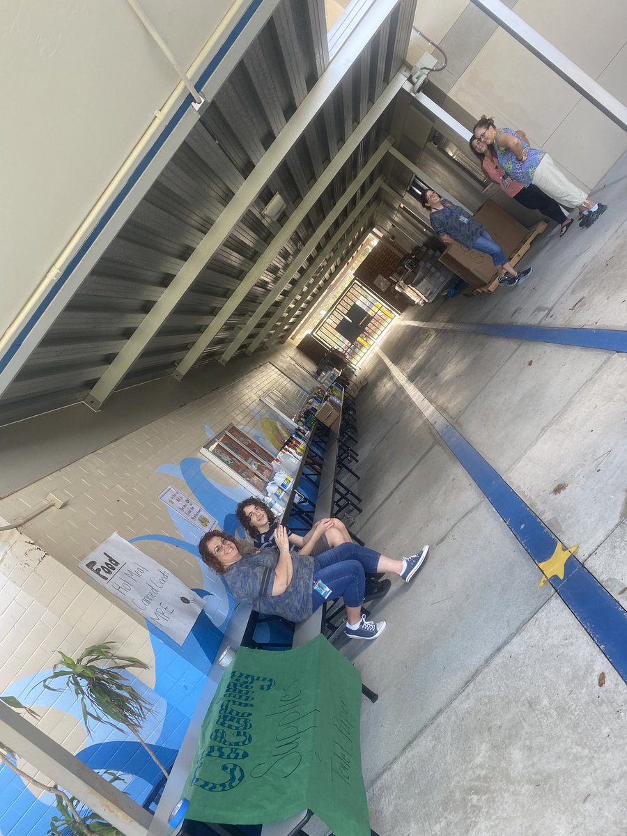 MrsAllenTeacher's tweet photo. Community Outreach! Come see us @TropicIslesElem ! We have food, clothing, and supplies!!!! https://t.co/zyGqpxlOo9