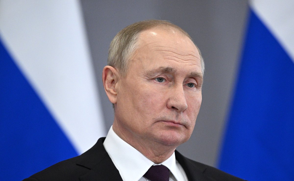 ⚡ Presidente Vladímir Putin: Si resulta que los explosivos utilizados para volar el puente de Crimea fueron enviados desde la ciudad ucraniana de Odesa en un barco de grano, se pondría en duda la existencia de corredores humanitarios.

🔗 t.me/MAERusia/945