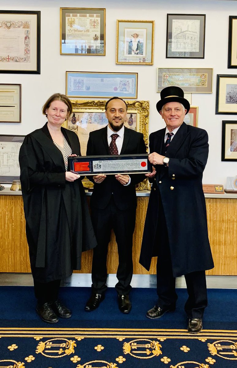 I dedicate my Freedom of the City award to all #youthworker out there helping young people during these difficult times your are all amazing &amp; I am blessed to be part of youth &amp; community work sector <a href="/natyouthagency/">NYA</a> <a href="/UKYouth/">UK Youth</a> <a href="/LondonYouth/">London Youth</a> <a href="/YREN_CIC/">YREN</a> <a href="/iyw_tweets/">Institute for Youth Work</a> <a href="/TowerHamletsNow/">Tower Hamlets Council</a>