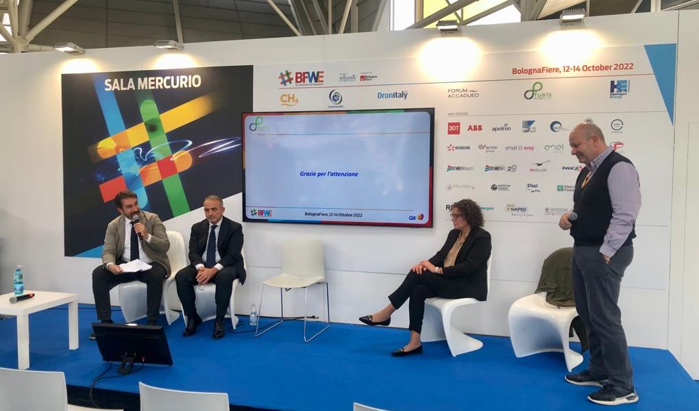 📣News da #FuelsMobility
Il futuro ci propone punti vendita e aree di servizio sostenibili dal punto di vista ambientale e sensibili ai carburanti alternativi oltre che alle attività integrate. Incontro promosso da #unem
Incontro promosso <a href="/unem_it/">unem</a>