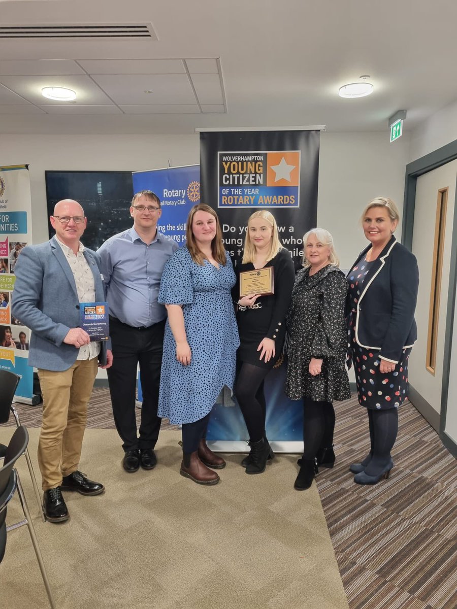 Last night our Leader in Training Emma, @lotsofelves was awarded runner up in the Wolverhampton Young Citizens Awards! Congratulations Emma, we’re all so proud of you 🥳 <a href="/Girlguiding/">Girlguiding</a> <a href="/GirlguidingMids/">Girlguiding Midlands</a> <a href="/GirlguidingWM/">Girlguiding W.Mercia</a> <a href="/WolvesMayor/">WolvesMayor</a>