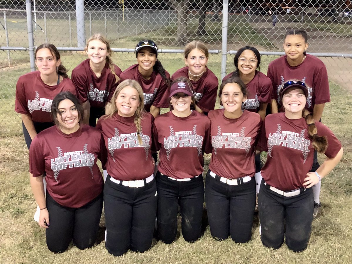 rowlettsoftball's tweet photo. Fall ball season is a wrap! These ladies (not all pictured) showed up and showed out, winning 7 of their 8 games. Lots of fun and lots of growth the last few weeks. Spring season is gonna be🔥🔥! #weRone @LETTNATION @RHS_Eagles https://t.co/KzUWQhJq2V