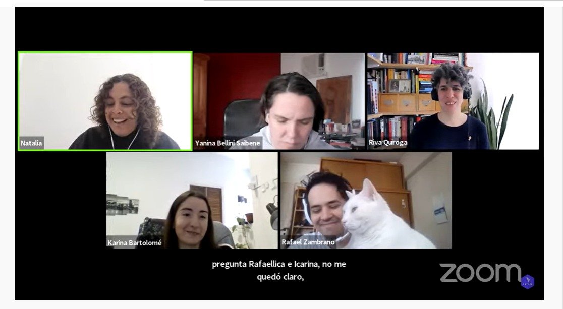 . <a href="/karbartolome/">Kari</a>, <a href="/rafa_zamr/">Rafa Zambrano</a> &amp; copito 😻presentando {sknifedatar} en #LatinR2022 

congrats 👏👏