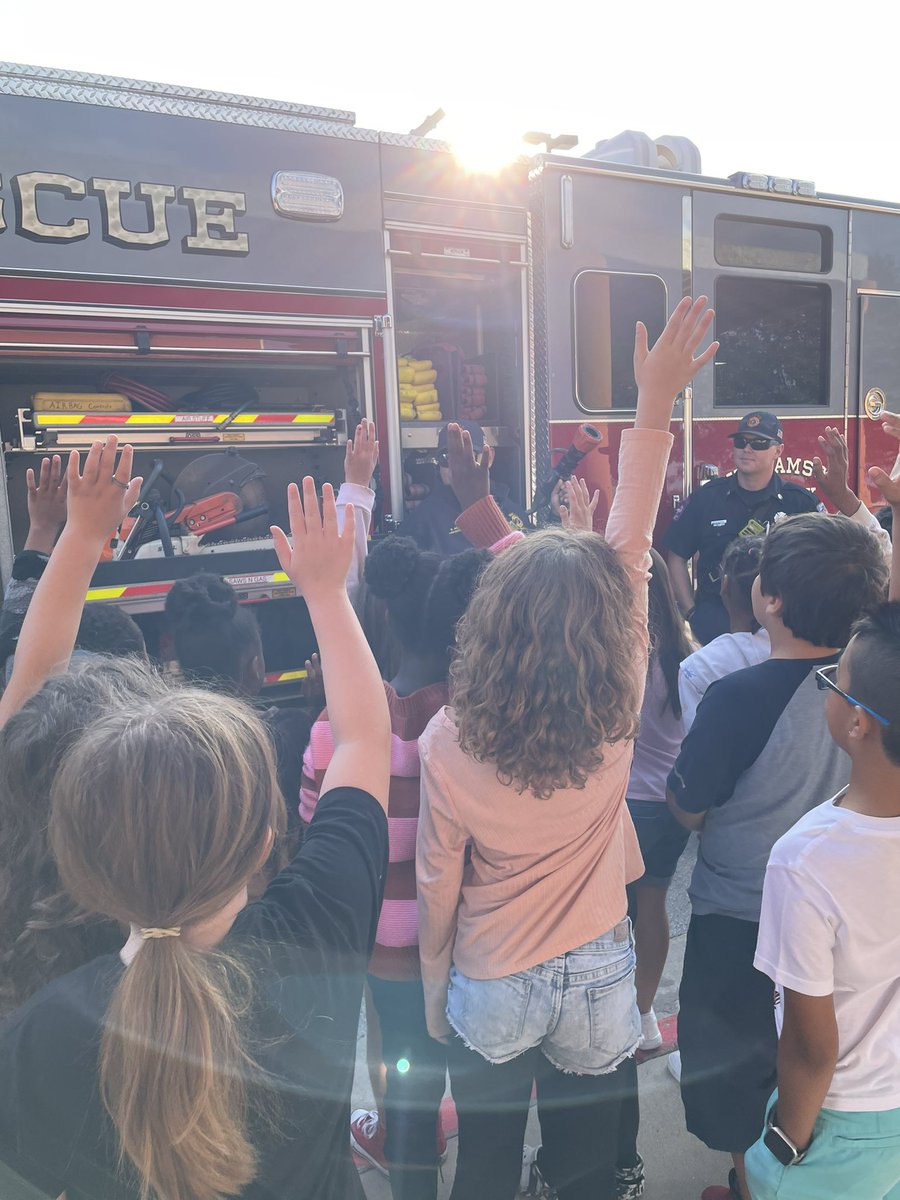 ThatLittleLady's tweet photo. Learning about fire safety @CCES_Hippos https://t.co/9MHLdWbYBx
