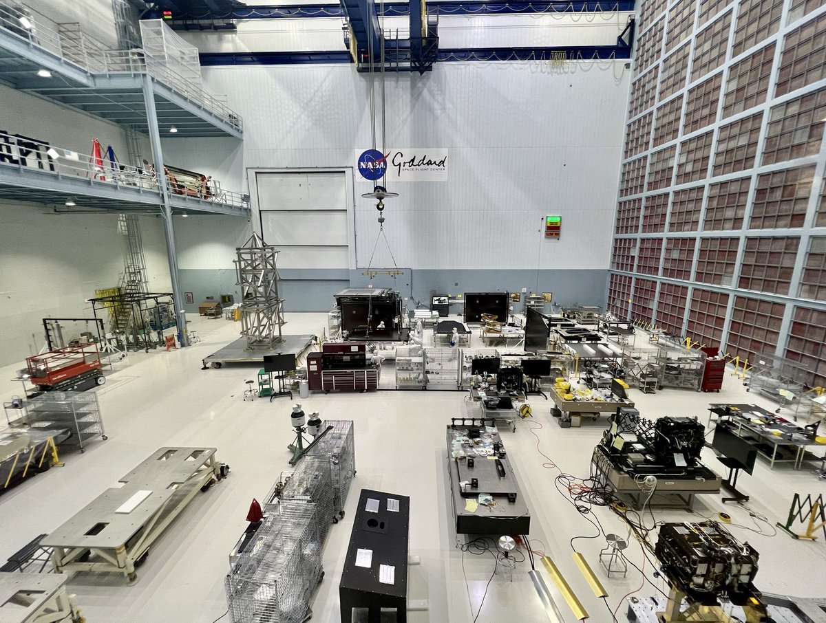 AstroJohnathan's tweet photo. The @NASARoman #Space Telescope team are hard at work constructing the observatory in @NASAGoddard’s large cleanroom! #RomanScience https://t.co/aLERJ6dBhv
