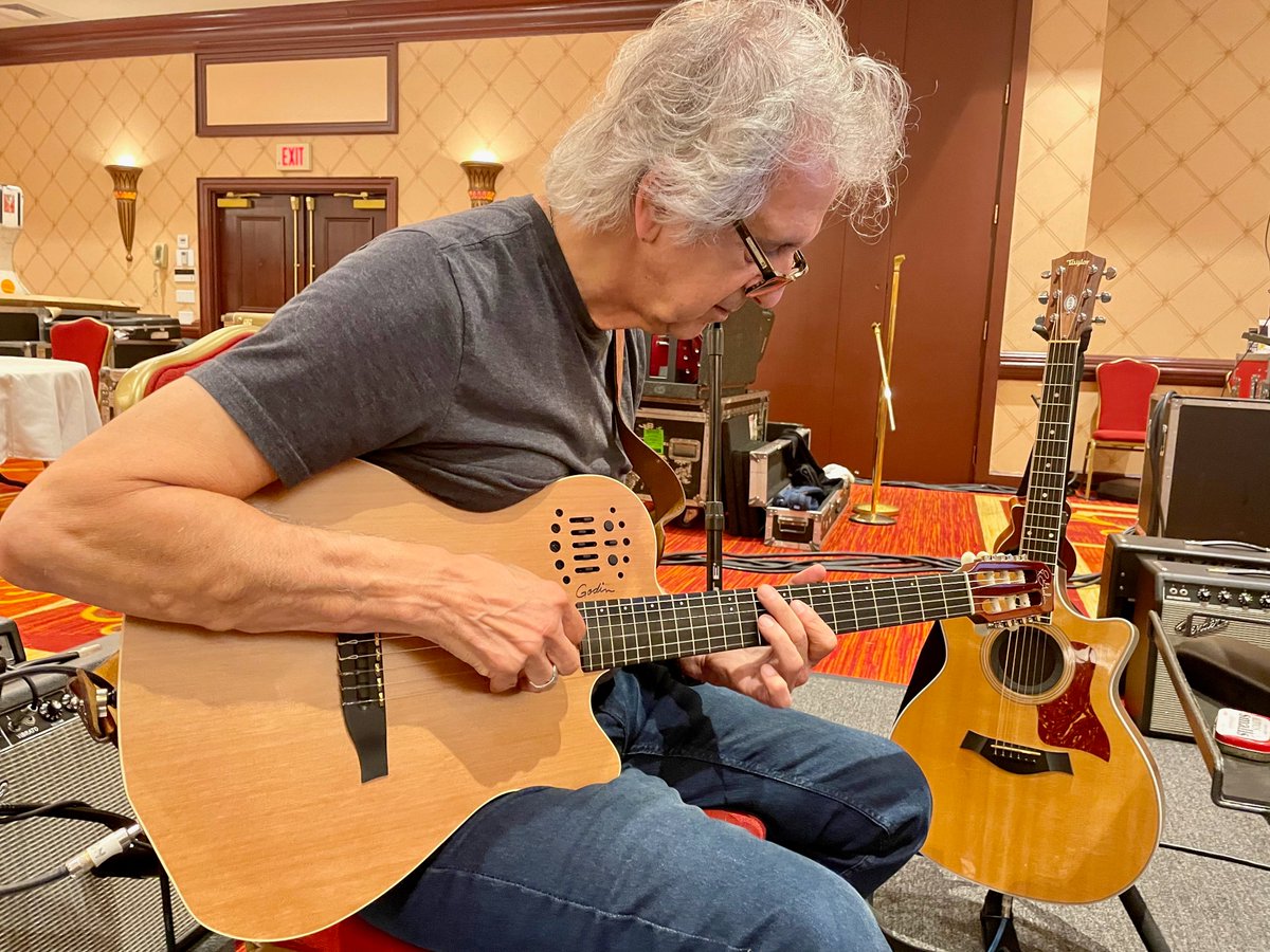 godin_guitars's tweet photo. We've heard that John and his band/crew love the Multiac.
#JohnPlatania #VanMorrison #CanadianMade #GodinGuitars #Multiac
Nous avons entendu dire que John et son groupe/équipe adorent la Multiac. https://t.co/Wxz0NtYc98