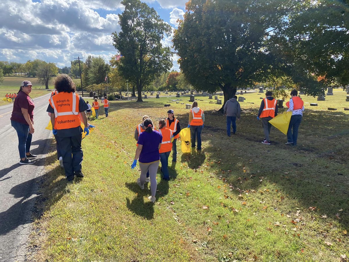 ECCEmpowers's tweet photo. Eldon FFA Chapter picking up trash along their Adopt-A-Highway this week! Living to Serve... https://t.co/OYXH4VSLyH