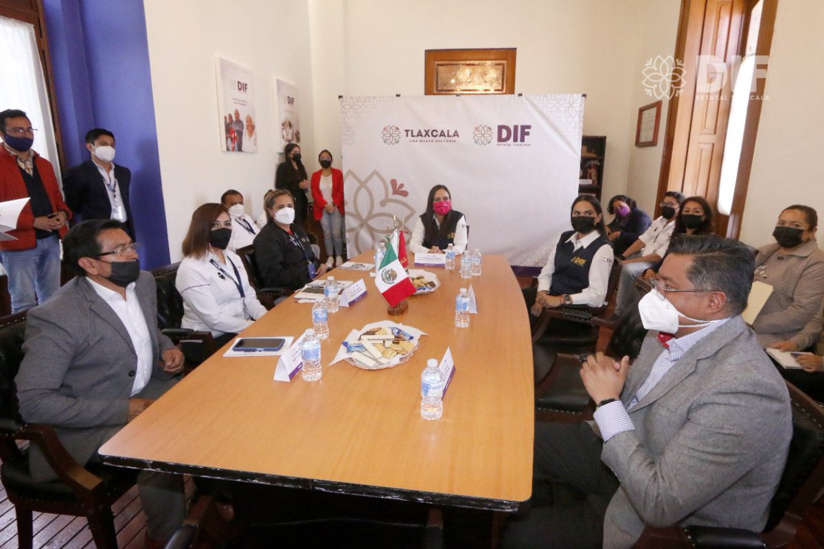 SedifTlaxcala's tweet photo. Con el objetivo de establecer lazos de colaboración para mejorar la calidad de vida de niñas, niños, adolescentes, adultos mayores y personas con discapacidad, firmamos convenio con @itea2 para brindar servicios educativos de calidad y combatir el rezago educativo en la entidad. https://t.co/88NpKh9pZm