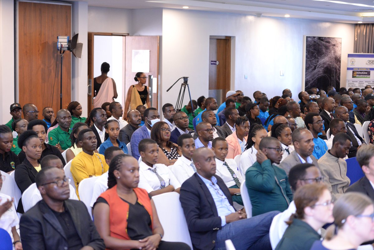 rwandastandards's tweet photo. He commended the @PSF_Rwanda for good collaboration and commitment to implement standards, as the journey made together has resulted in enormous achievements including more than 750 certified products, industry growth and internal trade and export promotion. #RwOT https://t.co/Wqf9NPkyrx